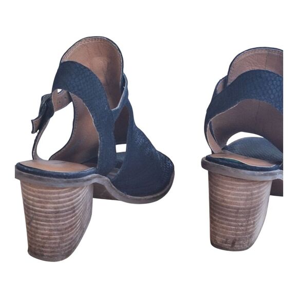 Lucky Brand Labradite Wedge Stack Heel Sandals Black Leather Snake Texture sz 11 - Picture 7 of 16